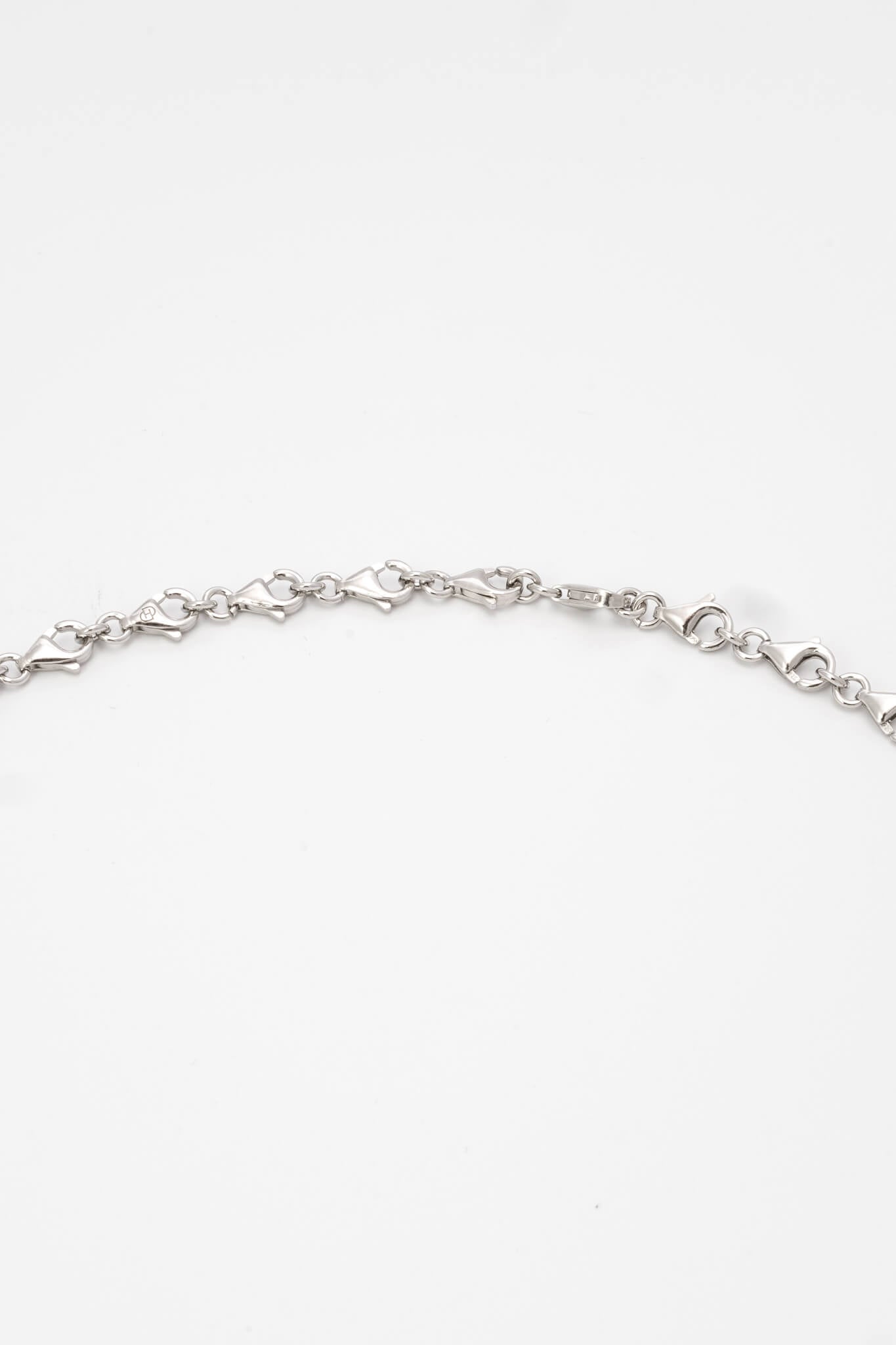 B213_Clasp Necklace - Silver_L_02